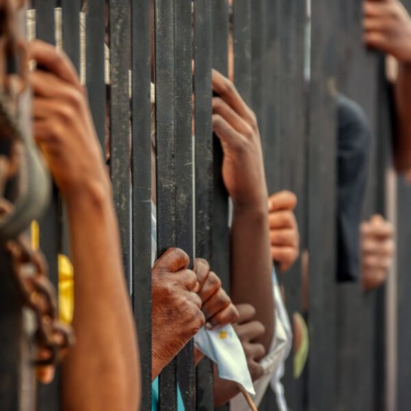 Nuevo estudio: Ciudadanía valora los derechos humanos, pero más de la mitad cree que las empresas los vulneran