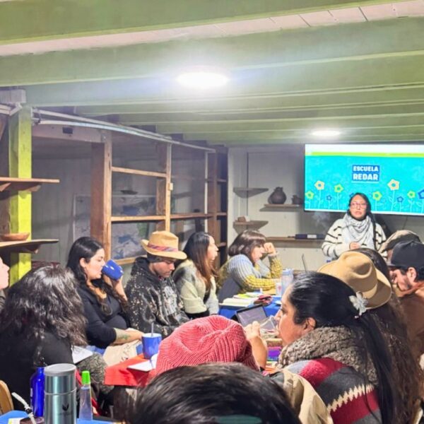 Escuela REDAR continúa: cinco iniciativas recibirán apoyo para fortalecer la defensa de los derechos humanos en contexto empresarial